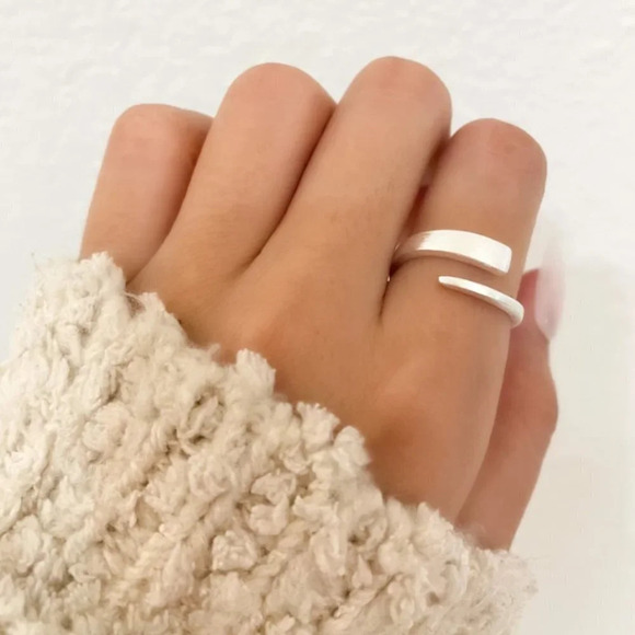 925 Sterling Silver Textured Wrap Ring Minimalist Dainty Ring Thin Stack Ring - Picture 5 of 5